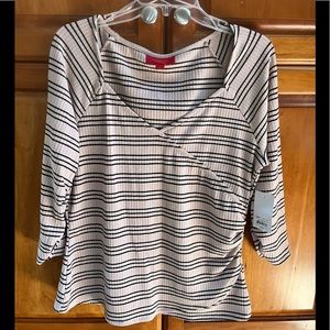 NWT Jennifer Lopez top size XL with ruching on one side & inner sleeve